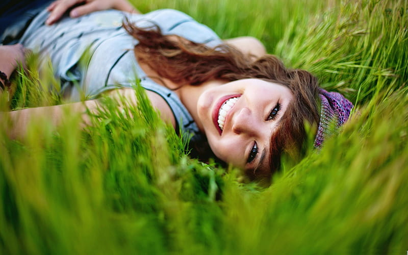 girl in the grass-all kinds of beautiful girl, HD wallpaper