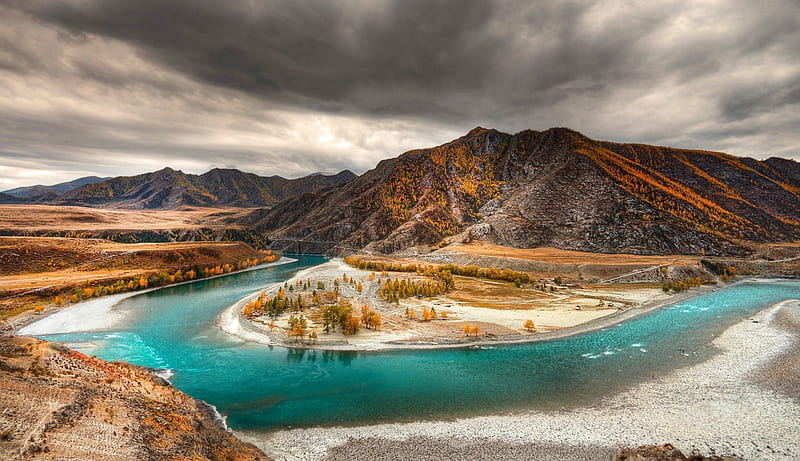Golden Mountains Of Altai, river beach, Asia, autumn, turquoise water, bonito, trees, clouds, mountains, river, HD wallpaper