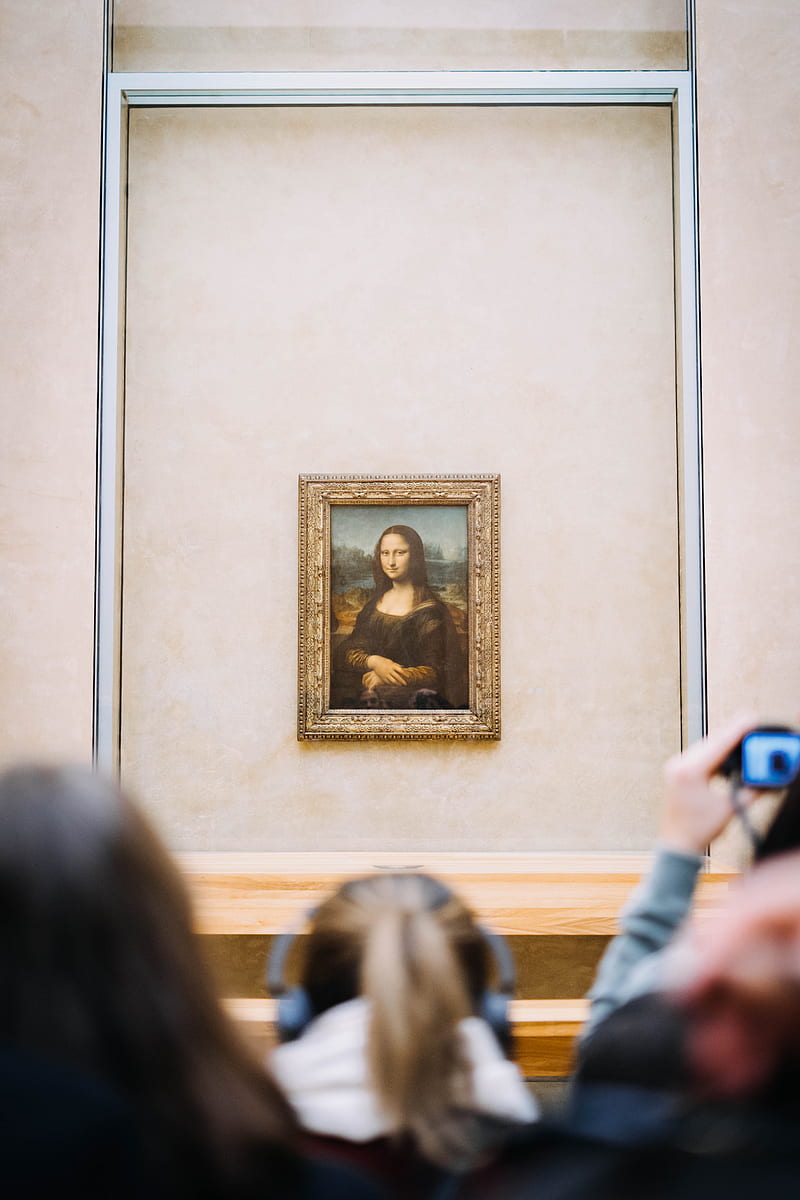 people facing Mona Lisa painting hung on wall inside room, HD phone wallpaper