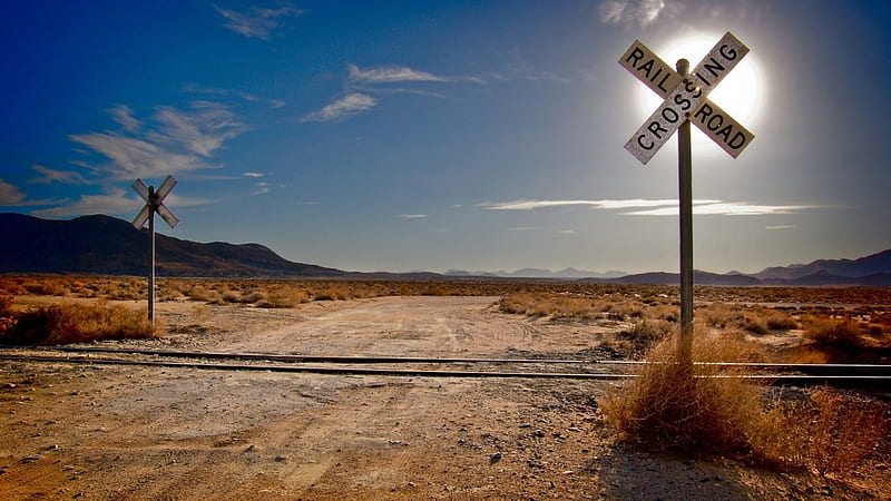 railroad crossing in the middle of nowhere, sun, crossing, country, road, tracks, HD wallpaper