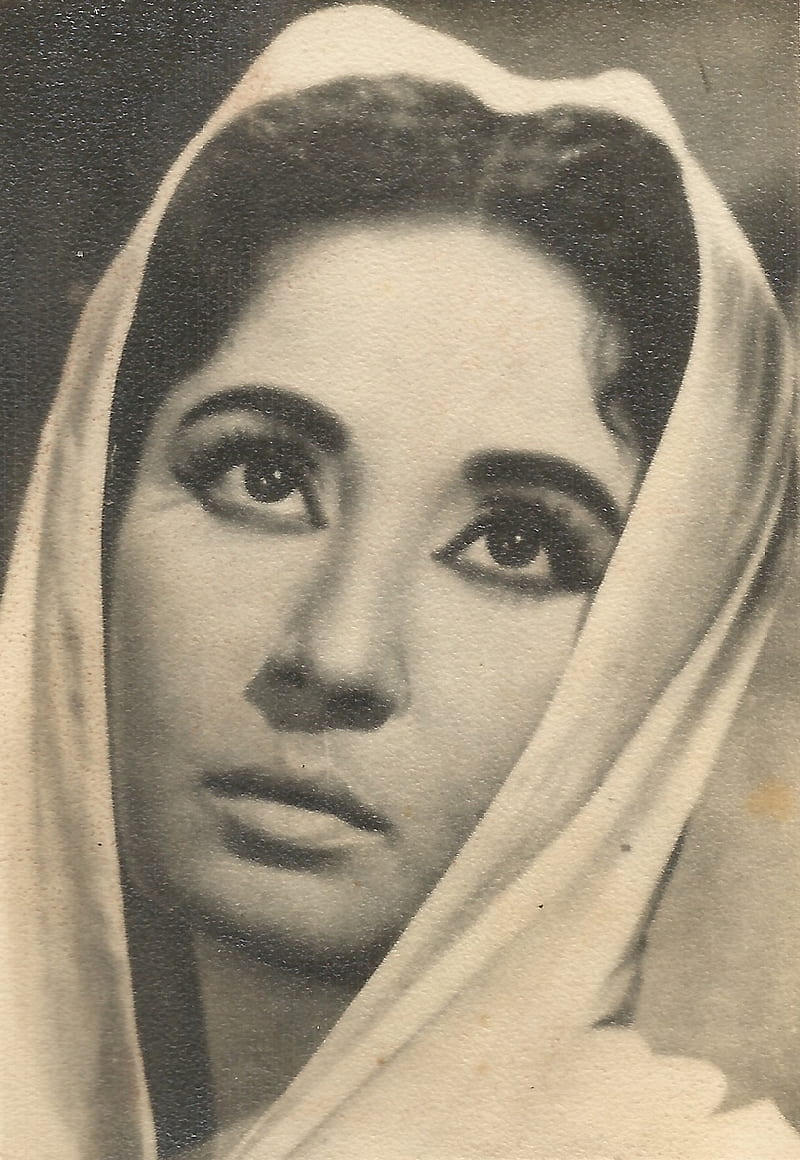 Meena kumari, actress, vintage, HD phone wallpaper | Peakpx