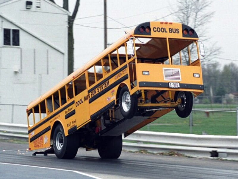 Bus On The Run, yellow, run, bus, school, on, big, random, the, school bus, funny, HD wallpaper