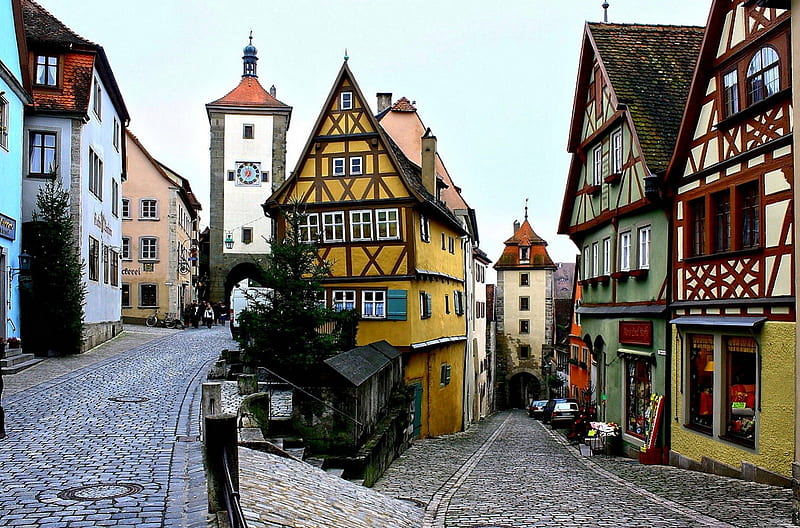 Rothenburg ob der Tauber, Germany, carros, half timbered houses, cobblestone streets, people, clock, watch tower, stores, HD wallpaper