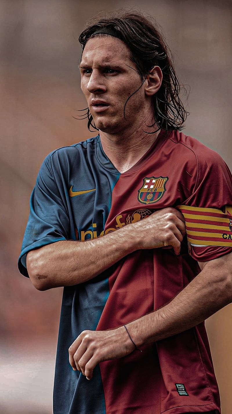 Messi In Long Hair, messi, long hair, footballer, sports, barcelona jersey,  HD phone wallpaper | Peakpx