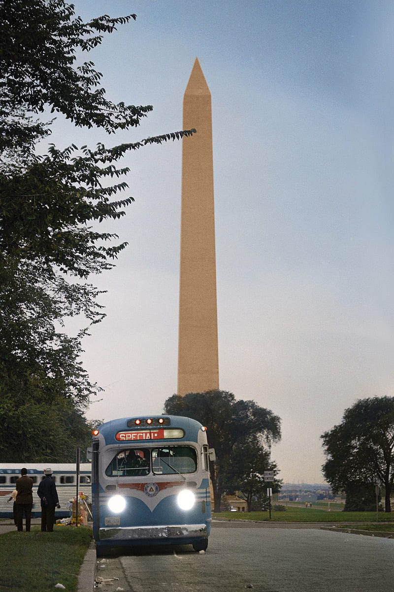 Buses departing in front of the Washington Monument after the Civil Rights March on Washington, D.C., HD phone wallpaper
