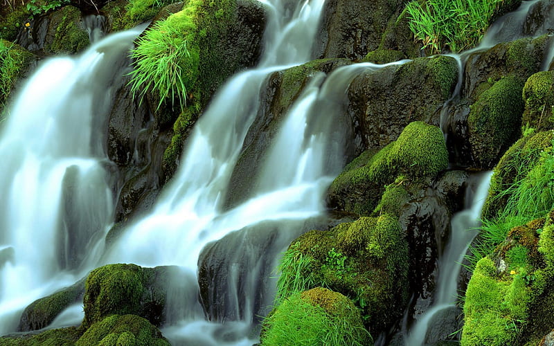 8 Scotland-Isle of Skye Small waterfall, HD wallpaper