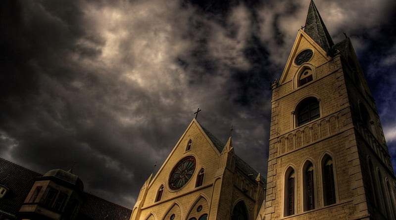church rising to a stormy sky, spire, church, storm, clouds, HD wallpaper