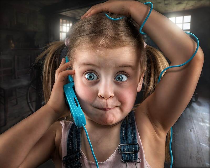 Omg!, john wilhelm, situation, cute, girl, call, copil, phone, child, funny, face, eyes, blue, HD wallpaper