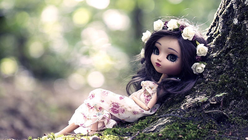 Girl Toy Is Leaning On Tree Doll, HD wallpaper