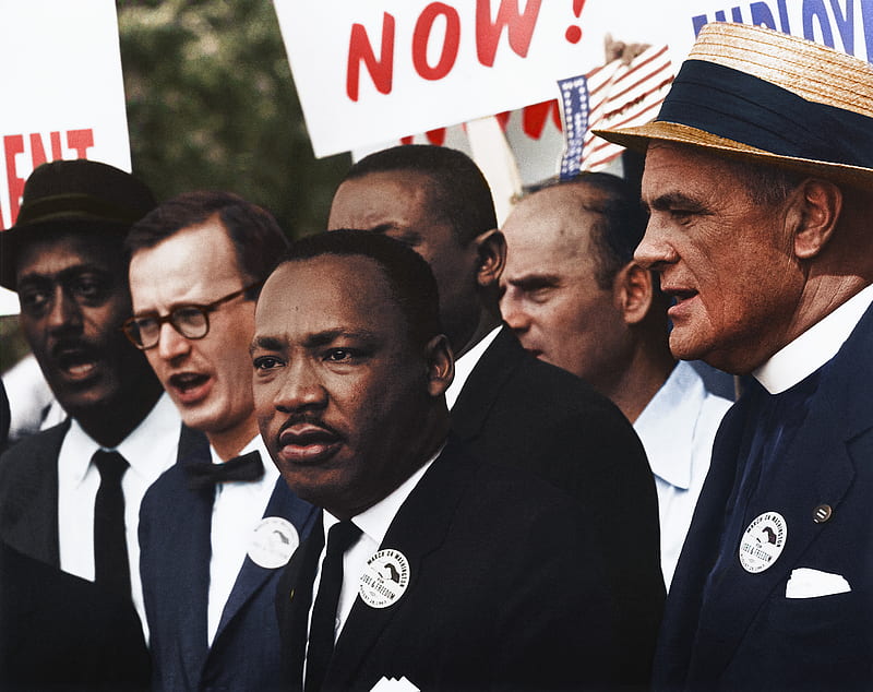 Dr. Martin Luther King, Jr. and Mathew Ahmann in a crowd of demonstrators at the March on Washington, HD wallpaper