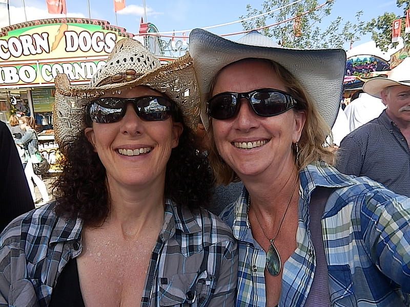 Calgary Stampede Cowgirls, female, models, hats, calgary stampede, fun, women, cowgirls, girls, western, style, HD wallpaper