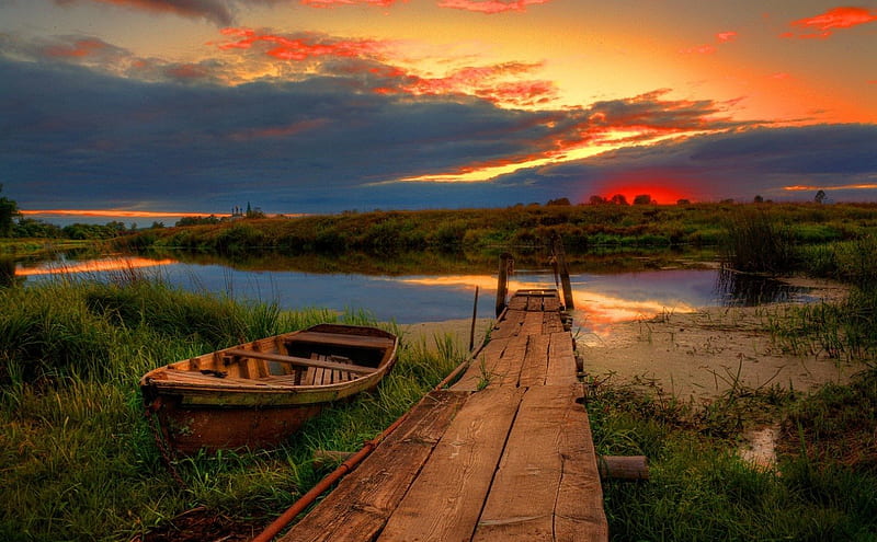Sunset boat, amazing, shore, bonito, sunset, sky, clouds, lake, boat, river, reflection, abandoned, HD wallpaper