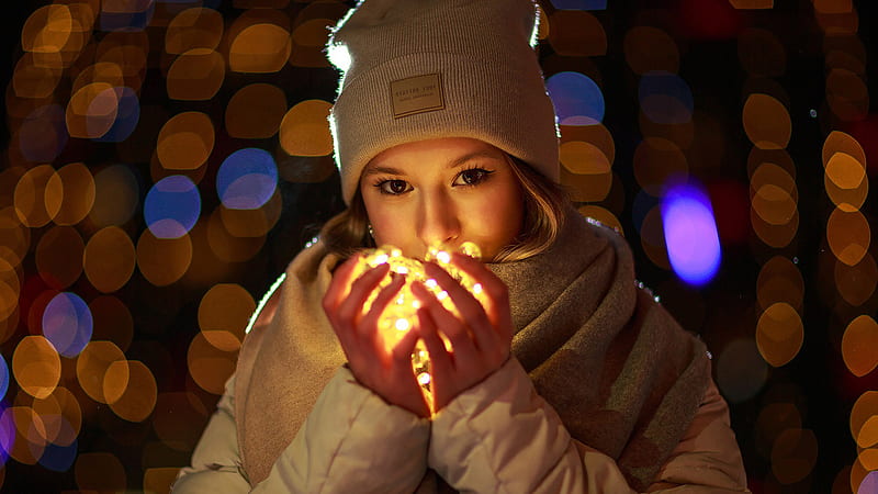 Good Looking Girl Model With Winter Dress And Winter Cap With Blur Background Girl, HD wallpaper