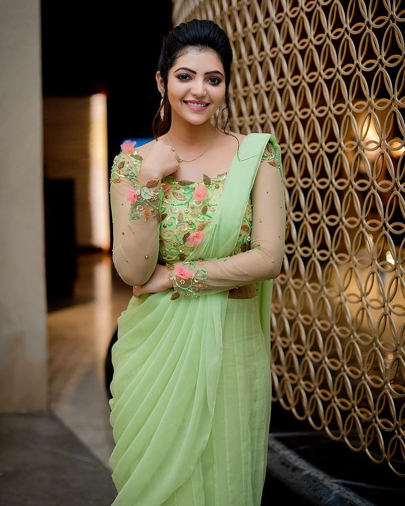 Athulya Ravi, actress, heroine, kollywood, saree, south, tamil, telugu, tollywood, traditional, HD phone wallpaper