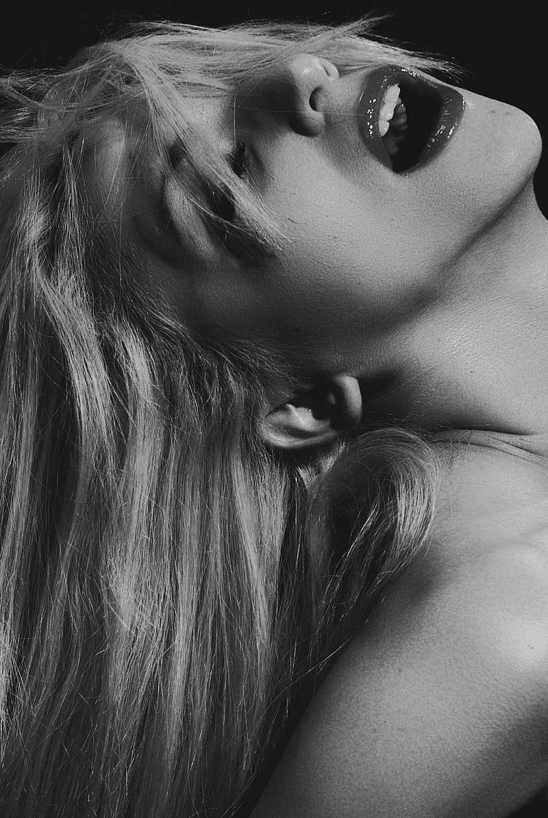 grayscale of woman with her mouth wide open, HD phone wallpaper