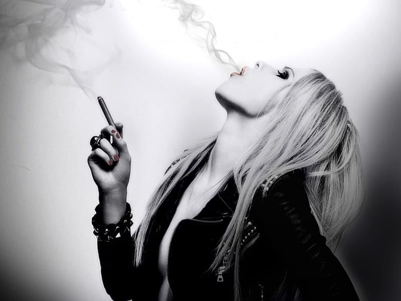 Avril Lavigne Monochrome Music Cool Smoking Popstar Superstar Avril Lavigne Hd Wallpaper Peakpx