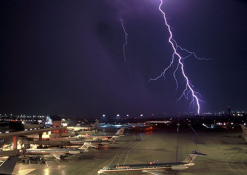 Lightning at Dallas-Fort Worth International Airport, fort worth, lightning, airports, dallas, HD wallpaper