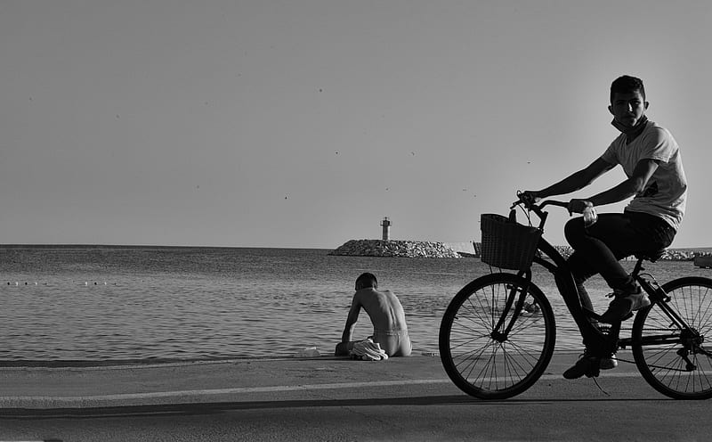 grayscale of woman riding bicycle on beach, HD wallpaper