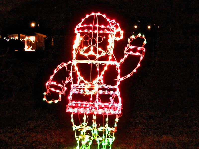 Santa on the Lawn, santa, christmas, holiday, decorations, kris kringle, santa claus, lights, HD wallpaper