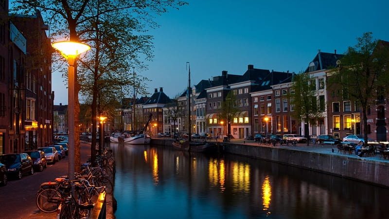 canal in the city of groningen holland, city, boats, canal, dusk, street, lights, HD wallpaper