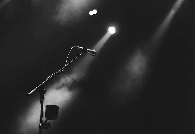 microphone, soffit, light, black and white, music, HD wallpaper