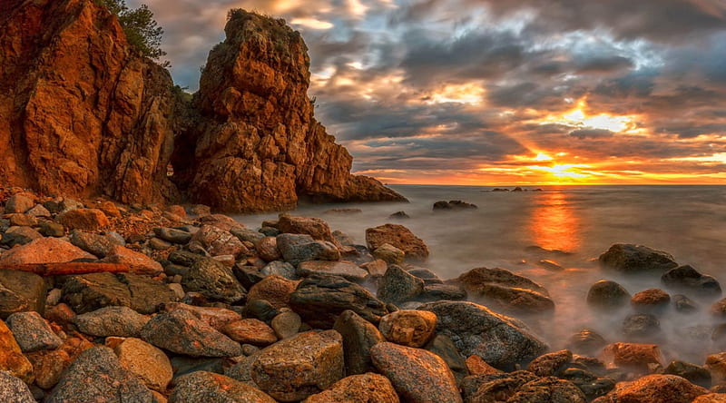 Sunset rocks, rocks, red, pretty, glow, sunset, sea, beach, sundown, nice, stones, beautiul, reflection, amazing, lovely, ocean, golden, waves, sky, water, summer, nature, HD wallpaper