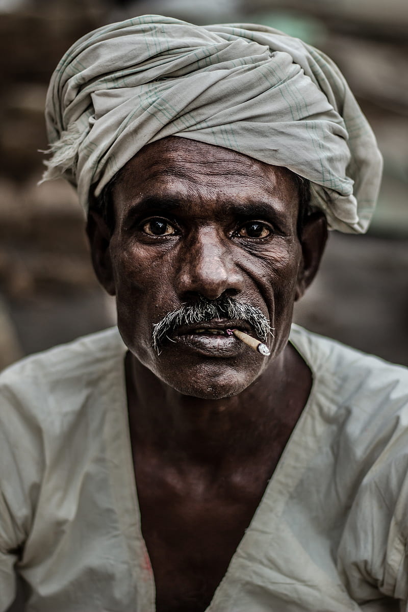 Poor Man Smoking, cigrate, india, HD phone wallpaper