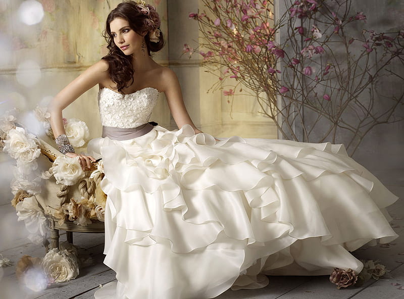 Beautiful Bride, gown, bride, bonito, wedding, woman, brunette, flowers, beauty, white dress, HD wallpaper