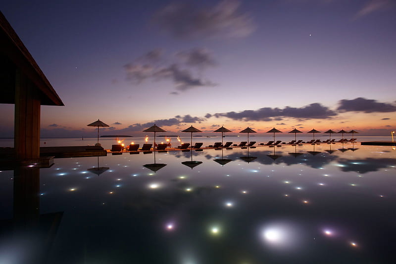 The Perfect Evening, polynesia, resort, lit, retreat, dusk, sunset, sea, lights, beach, lagoon, maldives, evening, swimming, south pacific, night, exotic, islands, view, ocean, twilighht, pool, paradise, island, tropical, HD wallpaper