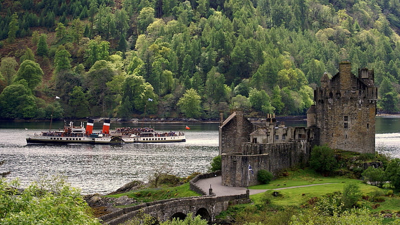 tour boat passing a wonderful scottish castle, forest, tourists, boat, bridge, river, castle, HD wallpaper