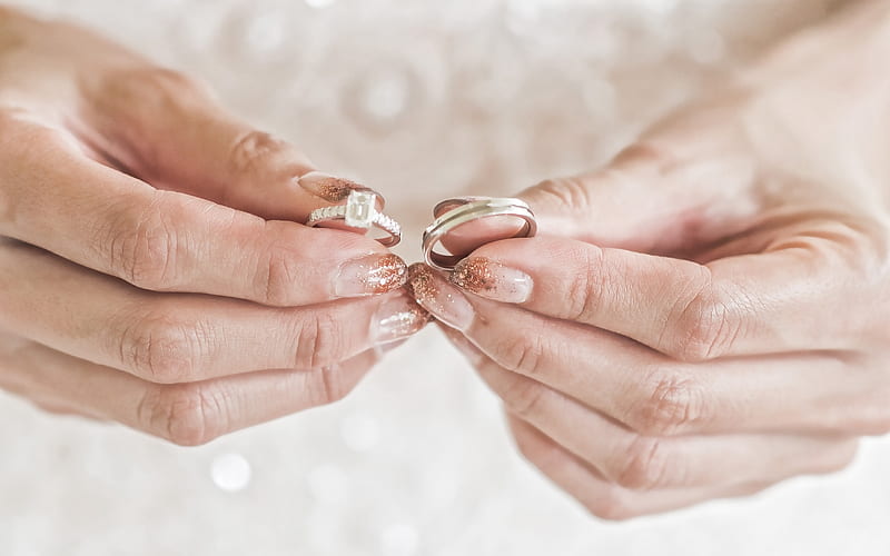 wedding rings in the hands of the bride, wedding concepts, wedding rings, bride, white dress, wedding manicure, HD wallpaper