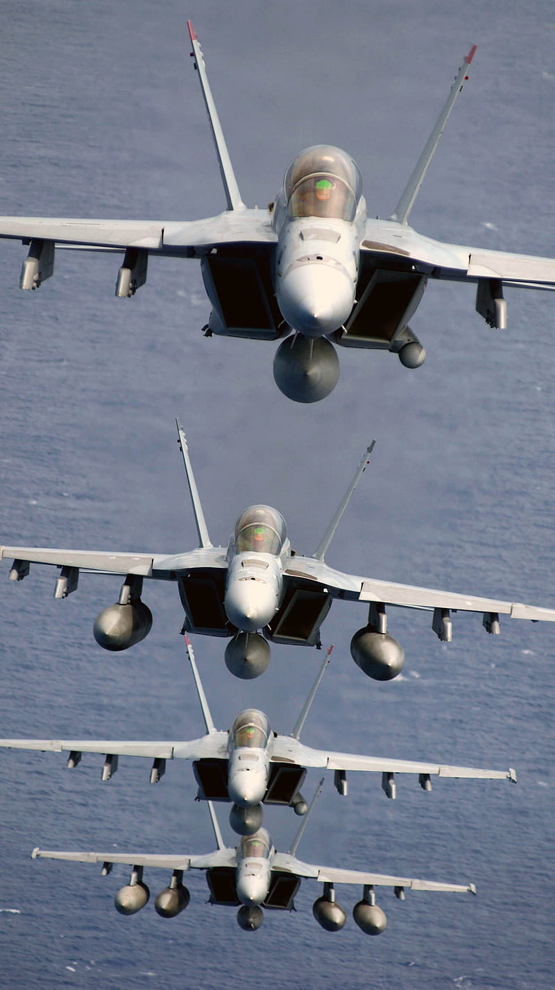 Với độ sắc nét và chi tiết hoàn hảo, bộ sưu tập hình nền F-18 Super Hornet đem lại cho bạn niềm vui và cảm xúc đến trộn trời. Hãy đắm chìm trong không gian của các chiếc tiêm kích tốc độ cao này với sự hào hứng và phấn khích.
