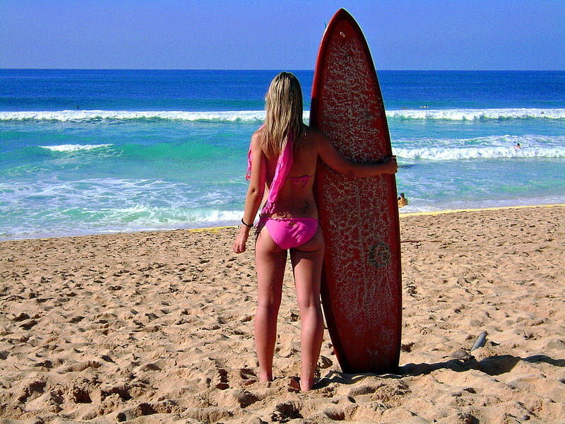 Emma waiting for the Tide, Surfer, Girl, beach, Bikini, Surfboard, HD wallpaper