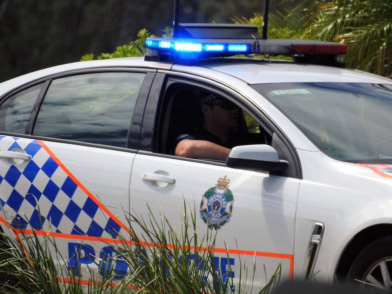 Qld Australian Police, police officer in police car, Cyclone Debbie, Jimboomba, water, Brisbane, Queensland, waiting, Floods 31 03 2017, day, police, blue and white, Australia, HD wallpaper