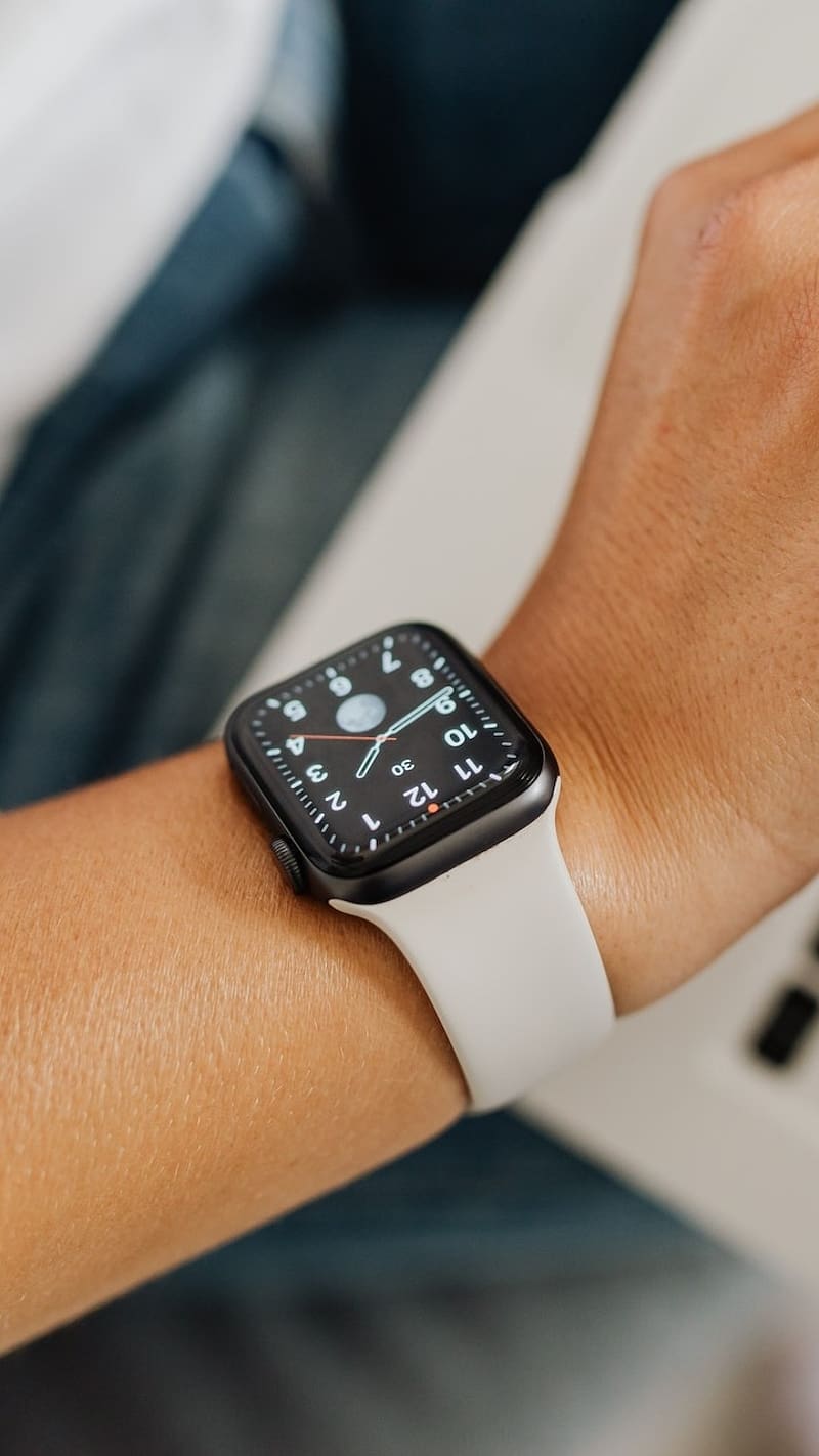 Smartwatch, Wearing Smart Watch At Work, man wearing smart watch, HD phone wallpaper
