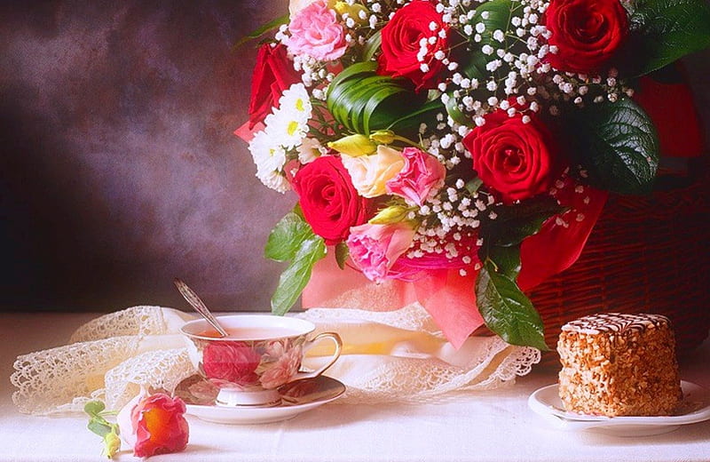 Tea time and beautiful roses, cake, red, tea, still life, graphy, flowers, beauty, pink, time, soft, roses, abstract, bouquet, basket, cup, tasty, white, HD wallpaper
