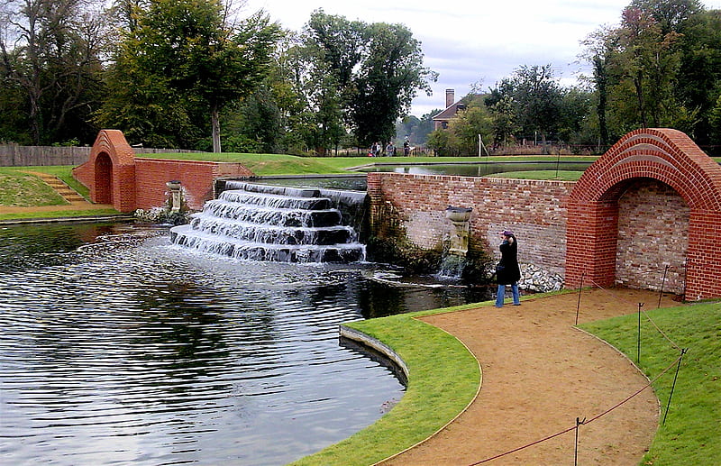 Bushy Park Water Gardens, Royal Park in London Borough of Richmond, Upper Lodge Water Gardens, Restored and largely reconstructed with Lottery Funds, England, HD wallpaper
