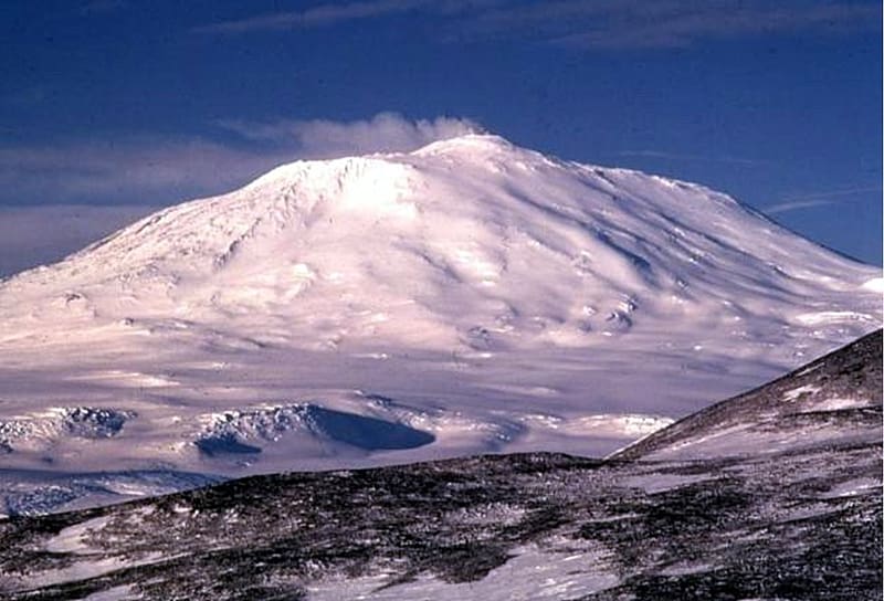 Mount Erebus active volcano on Ross Island, Mount Erebus, Antartica, Volcano, Mountain, HD wallpaper