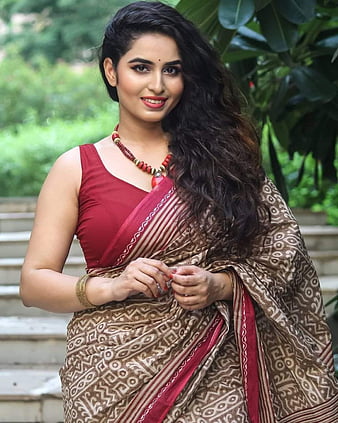 Buy beautiful handcrafted sarees from www.suta.in | Saree photoshoot, Saree  models, Saree poses