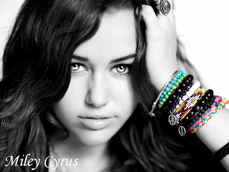 Miley Cyrus, no, hannah, hollywood, yellow, concert, braceletes, cyrus, miley, montana, gris, the, color, climb, white, pink, blue, HD wallpaper