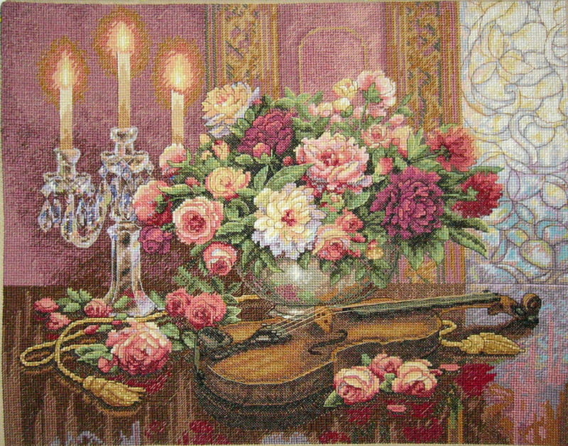 Bouquet Violin, table, violin, window, lit, vase, elegant, candles, needle point, candle holder, flowers, display, wood, tassles, HD wallpaper
