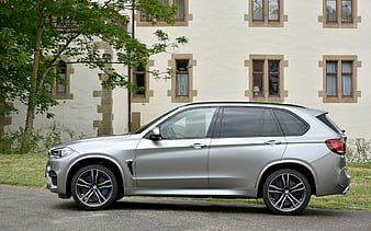 BMW X5M, 2018, F15, side view, luxury SUV, new silver X5, exterior, German cars, BMW, HD wallpaper