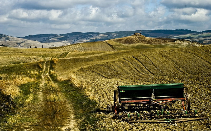 rural scene in tuscany, harvester, fields, road, clouds, HD wallpaper