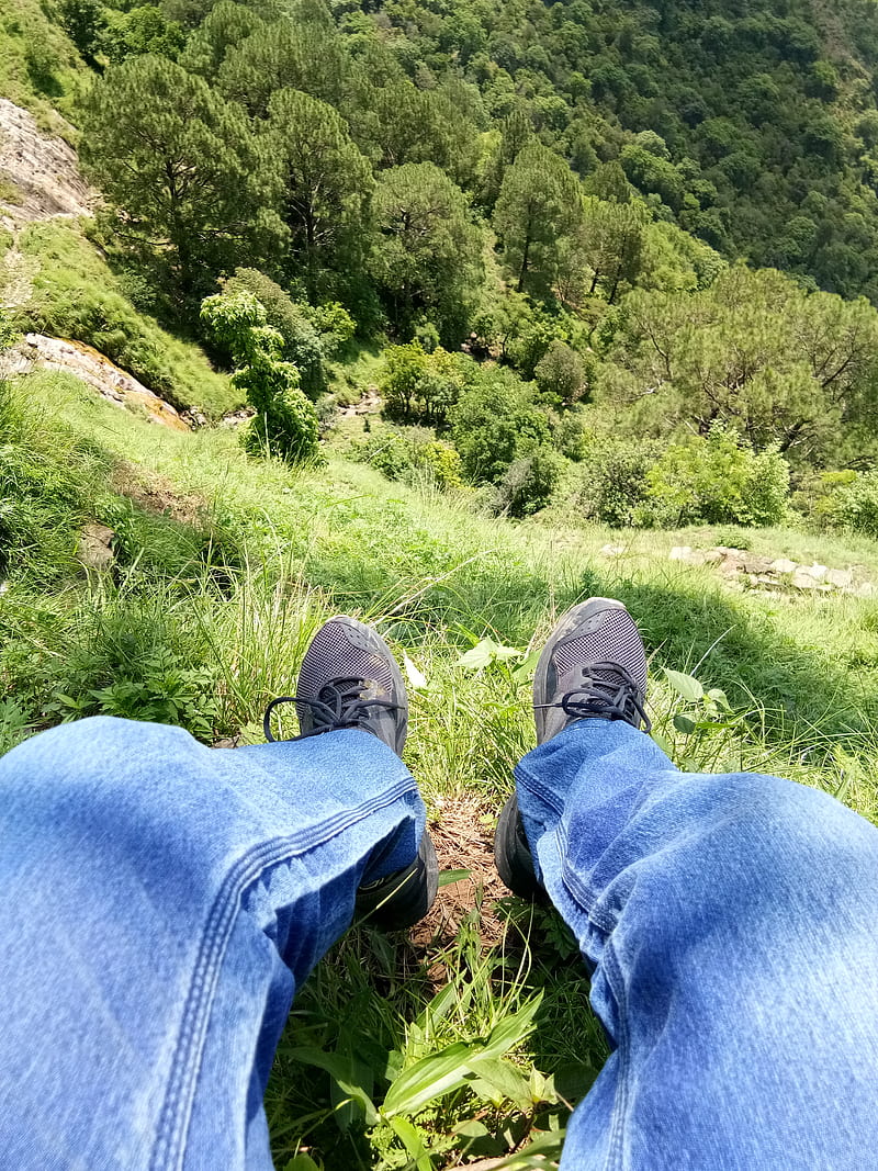 Above the sky, awesome, greenery, he , hills, india, jeans, mountains, nature, shoes, trekking, HD phone wallpaper