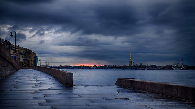 ramp down to the river at twilight, city, river, twilight, ramp, clouds, HD wallpaper