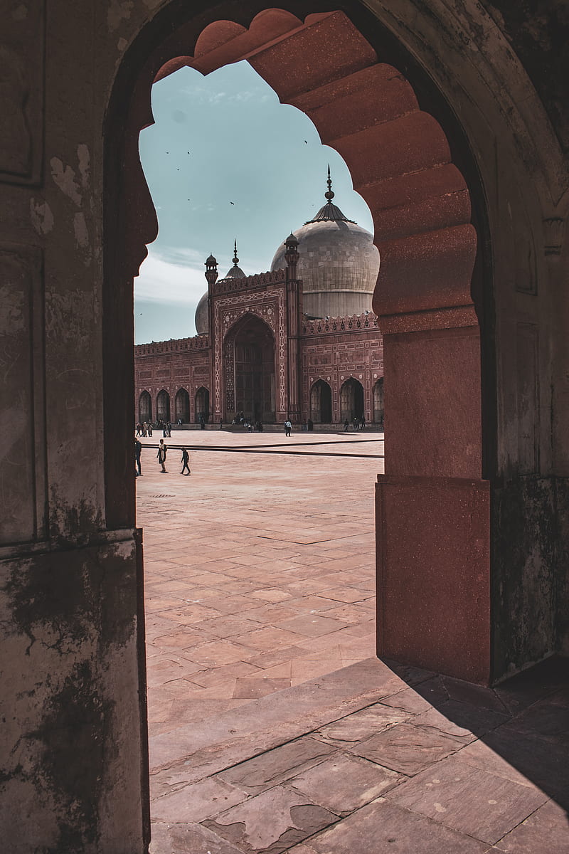 THROUGH THE DOOR, badshahi, badshahimsque, bonito, frame, lahore, mosque, sky, throughthedoor, HD phone wallpaper